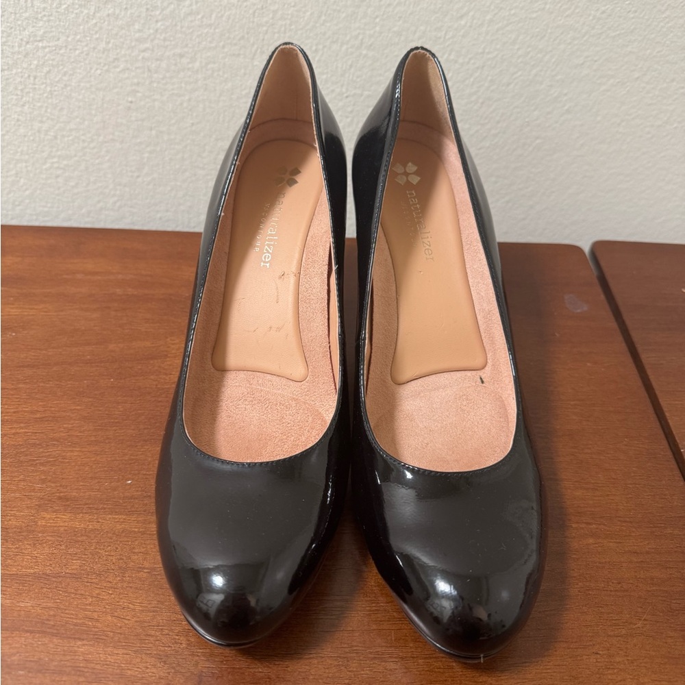 Naturalizer Women's Michelle Classic
Black Leather Heel Pumps Size 9.5N